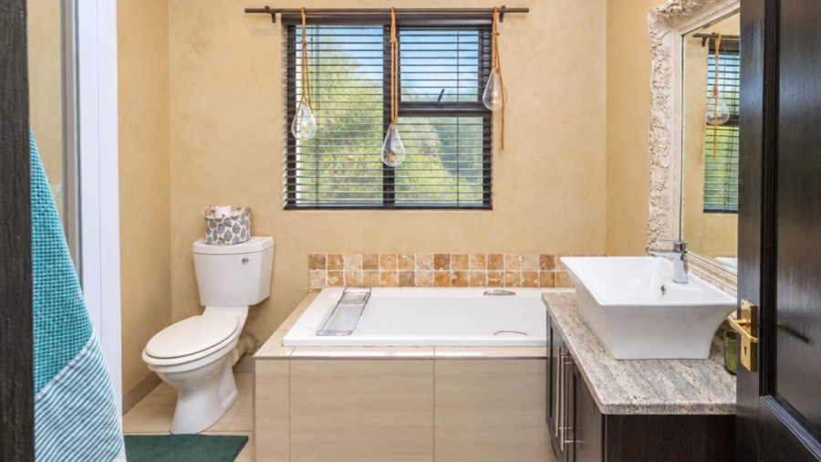 5 Bedroom Property for Sale in Xanadu Nature Estate North West
